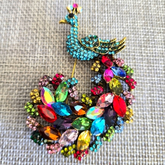 Gold Peacock Brooch Rhinestone Colorful - Picture 1 of 2